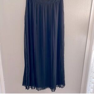 Sparkle and Fade Black Pleated Maxi Lined Sheer Skirt Size 4